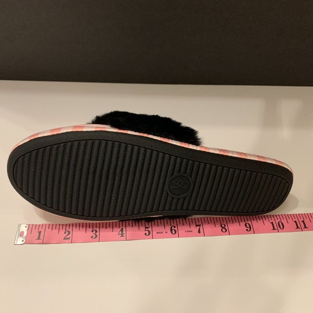 NIB Victoria's Secret Striped Faux Fur Slippers Travel Bag Pom Pom Purse… - Picture 5 of 5